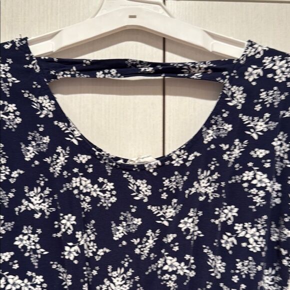 Hippie Rose Blue and White Flutter Sleeve Sheath Dress - Picture 5 of 6